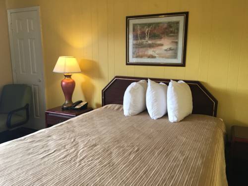 Imagen de la habitación del Hotel Royal Inn - Calhoun. Foto 11