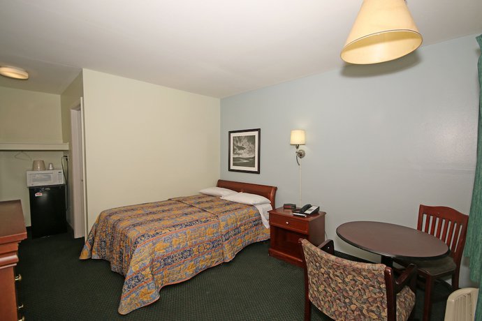 Imagen de la habitación del Hotel Royal Inn Charlotte Airport. Foto 4
