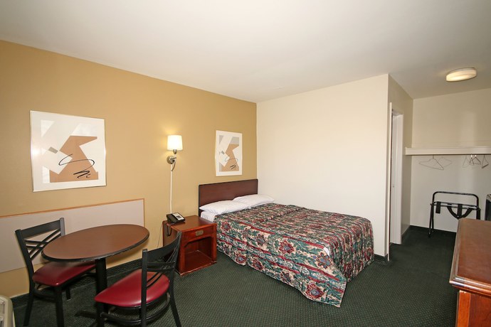 Imagen de la habitación del Hotel Royal Inn Charlotte Airport. Foto 11