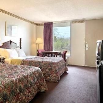 Imagen de la habitación del Hotel Royal Inn, Farrport. Foto 4