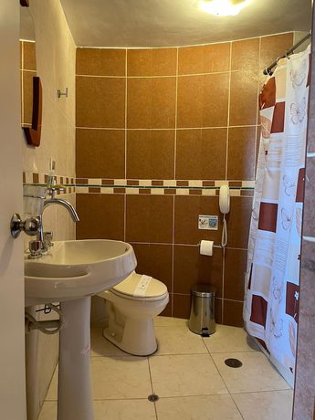 Imagen de la habitación del Hotel Royal Inn Juliaca. Foto 8