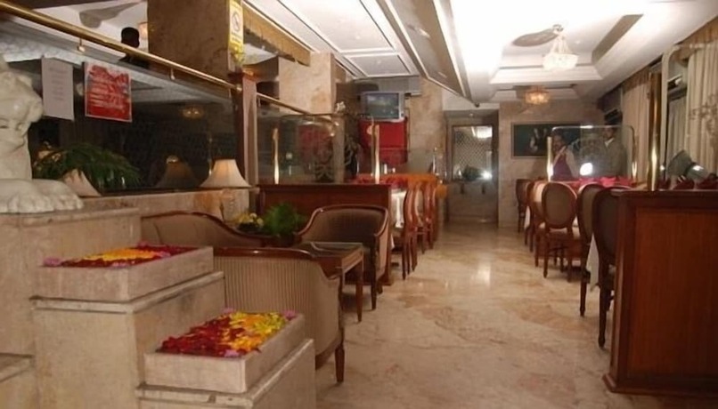 Imagen del bar/restaurante del Hotel Royal Inn, Mumbai. Foto 19