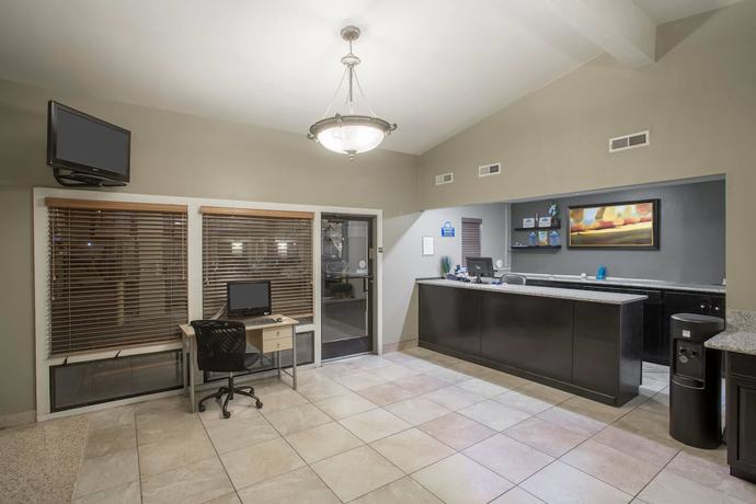 Imagen de los interiores del Hotel Royal Inn Provo. Foto 20