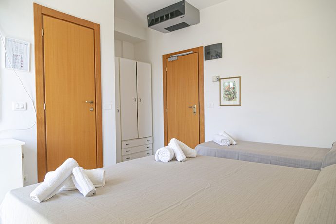 Imagen de la habitación del Hotel Royal Inn, San Mauro a Mare. Foto 4