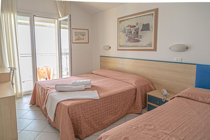 Imagen de la habitación del Hotel Royal Inn, San Mauro a Mare. Foto 13