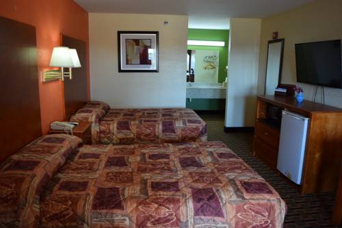 Imagen de la habitación del Hotel Royal Inn & Suites. Foto 5