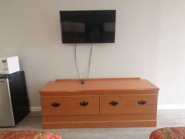 Imagen de la habitación del Hotel Royal Inn and Suite. Foto 15
