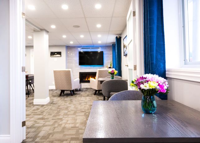 Imagen de los interiores del Hotel Royal Inn and Suites. Foto 16