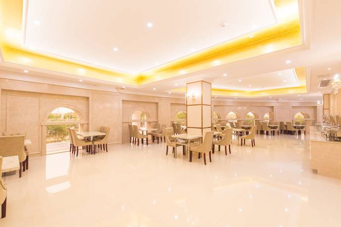 Imagen del bar/restaurante del Hotel Royal International Disneyland and Wild Animal Park Branch. Foto 6