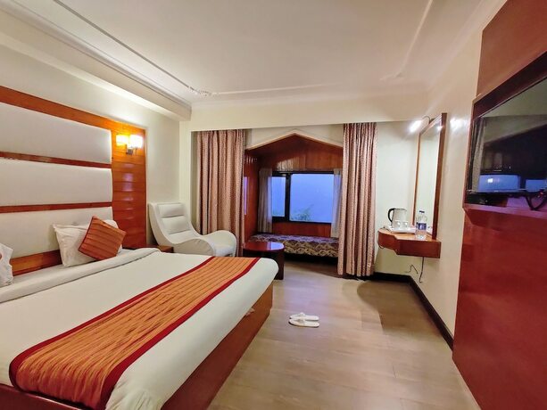 Imagen de la habitación del Hotel Royal Jardin Whistling Pines Resort. Foto 15