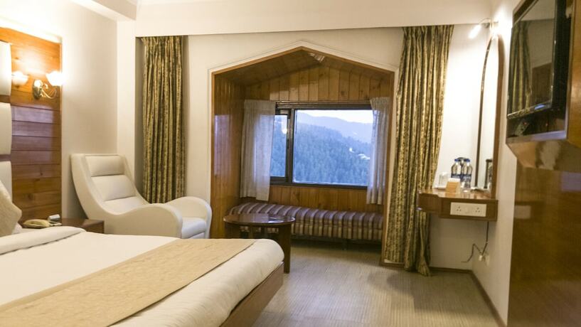 Imagen de la habitación del Hotel Royal Jardin Whistling Pines Resort. Foto 18