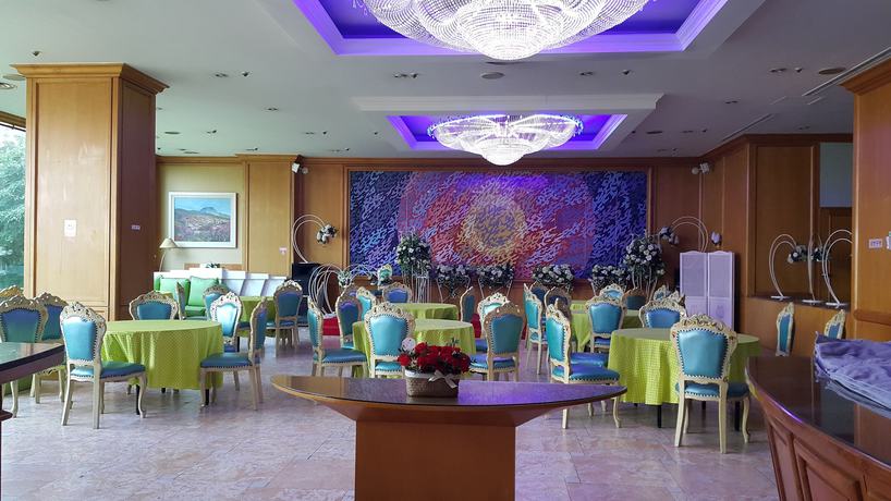 Imagen del bar/restaurante del Hotel Royal Jeju. Foto 2