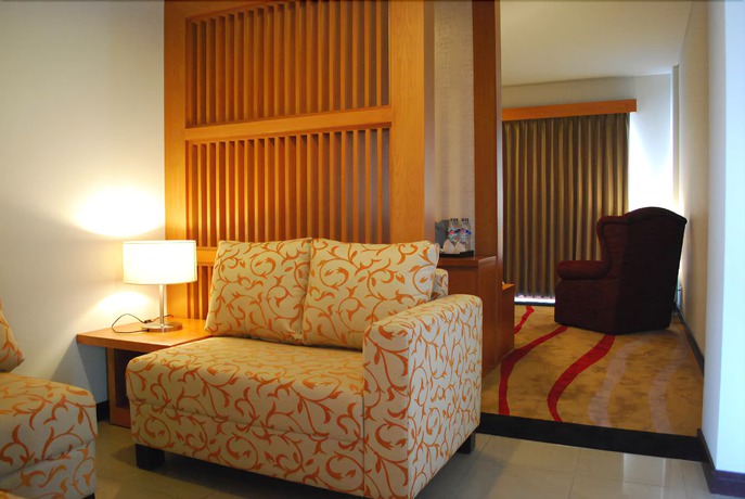 Imagen de la habitación del Hotel Royal Jelita. Foto 10