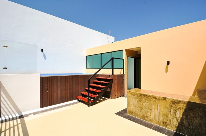 Imagen de los exteriores del Hotel Royal Kamala Phuket Condominium. Foto 8