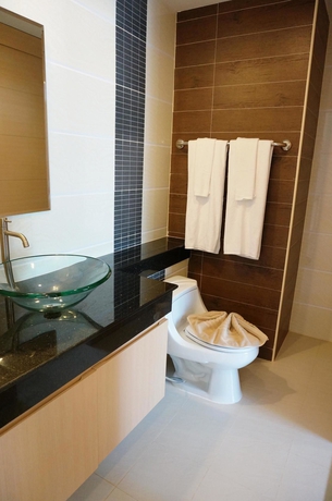 Imagen de la habitación del Hotel Royal Kamala Phuket Condominium. Foto 6