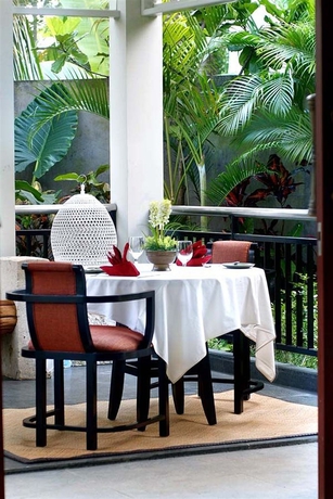Imagen del bar/restaurante del Hotel Royal Kamuela Villas and Suites At Monkey Forest, Ubud - For Adults Only. Foto 4