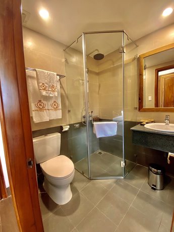 Imagen de la habitación del Hotel Royal Khanh. Foto 7