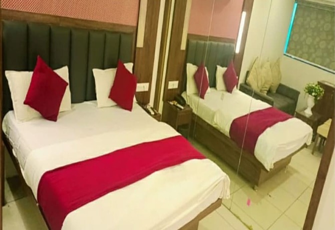 Imagen de la habitación del Hotel Royal King Nana Chiloda. Foto 18