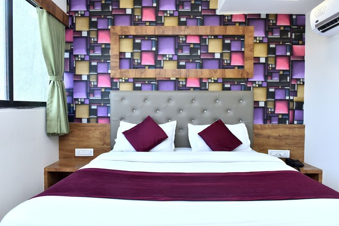 Imagen de la habitación del Hotel Royal King by Sky Stays. Foto 10