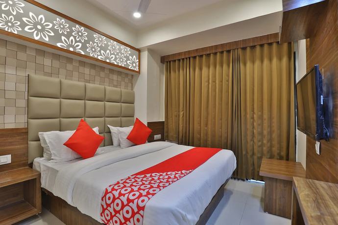 Imagen de la habitación del Hotel Royal King by Sky Stays. Foto 11