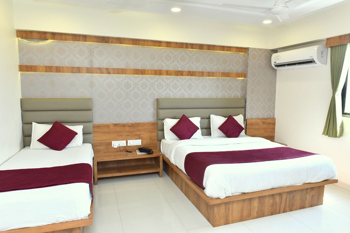 Imagen de la habitación del Hotel Royal King by Sky Stays. Foto 12