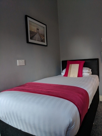 Imagen de la habitación del Hotel Royal Kings Arms. Foto 17