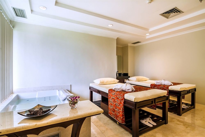 Imagen de los interiores del Hotel Royal Kuningan. Foto 11