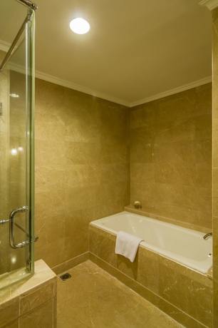 Imagen de la habitación del Hotel Royal Kuningan. Foto 7