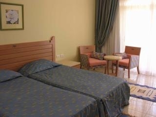 Imagen de la habitación del Hotel Royal Lagoons Aqua Park Resort & Spa. Foto 11