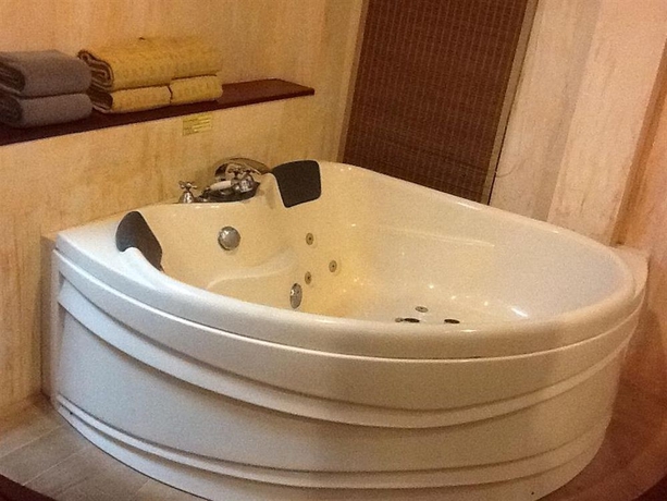 Imagen de la habitación del Hotel Royal Lanta Resort and Spa. Foto 6