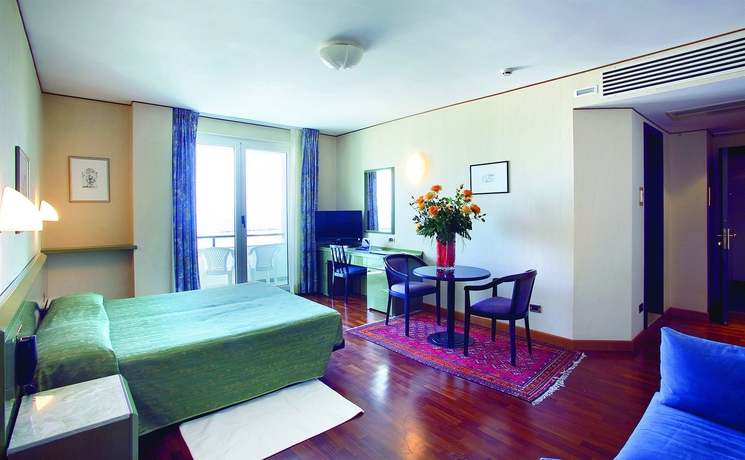 Imagen de la habitación del Hotel Royal, Lido Di Fermo. Foto 5