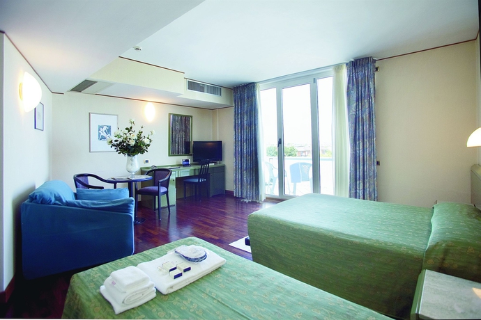 Imagen de la habitación del Hotel Royal, Lido Di Fermo. Foto 8