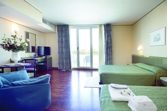 Imagen de la habitación del Hotel Royal, Lido Di Fermo. Foto 9