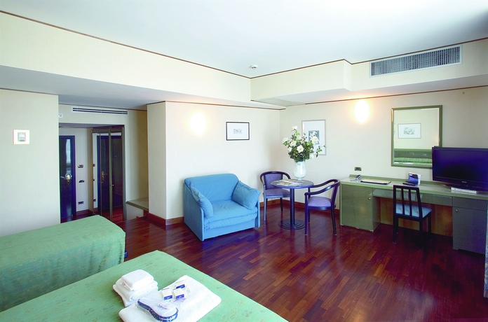 Imagen de la habitación del Hotel Royal, Lido Di Fermo. Foto 10