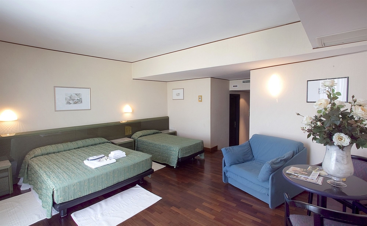 Imagen de la habitación del Hotel Royal, Lido Di Fermo. Foto 11