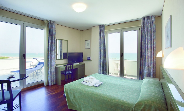 Imagen de la habitación del Hotel Royal, Lido Di Fermo. Foto 13