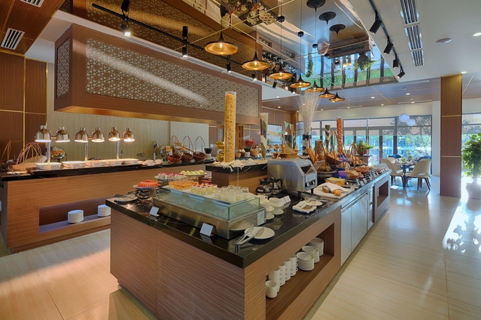 Imagen del bar/restaurante del Hotel Royal Lotus Halong Resort And Villas. Foto 4