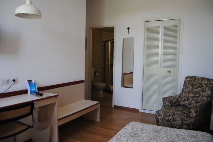 Imagen de la habitación del Hotel Royal, Lourdes. Foto 5