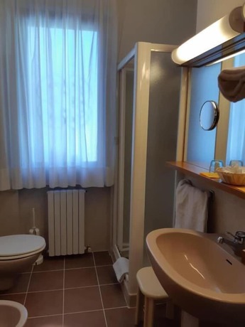Imagen de la habitación del Hotel Royal, Loveno. Foto 4