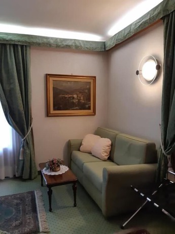 Imagen de la habitación del Hotel Royal, Loveno. Foto 7