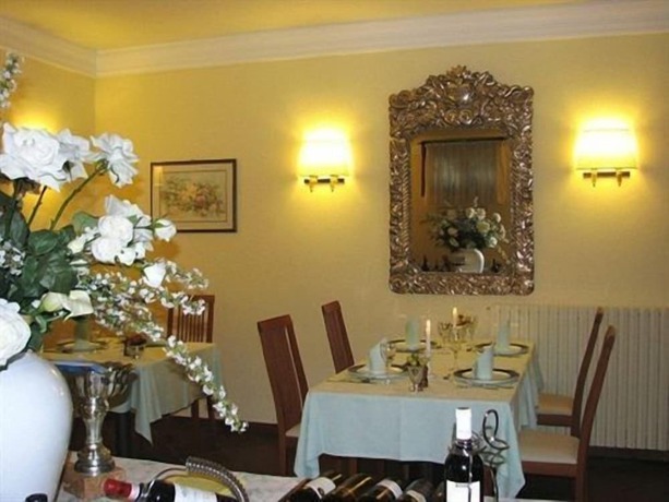 Imagen del bar/restaurante del Hotel Royal, Loveno. Foto 2