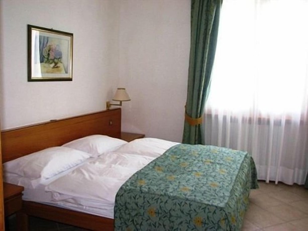 Imagen de la habitación del Hotel Royal, Loveno. Foto 11