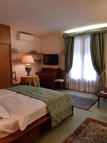 Imagen de la habitación del Hotel Royal, Loveno. Foto 12