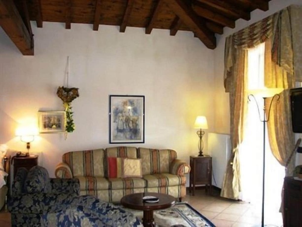 Imagen de los interiores del Hotel Royal, Loveno. Foto 19