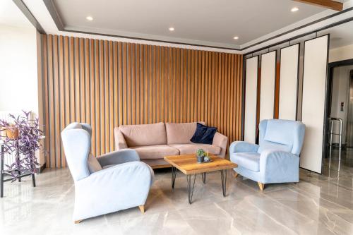 Imagen general del Hotel Royal Luxurys Suites. Foto 3