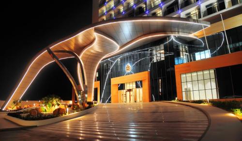 Imagen general del Hotel Royal M Al Aqah Beach Resort by Gewan. Foto 1
