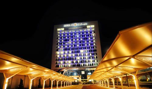 Imagen general del Hotel Royal M Al Aqah Beach Resort by Gewan. Foto 2