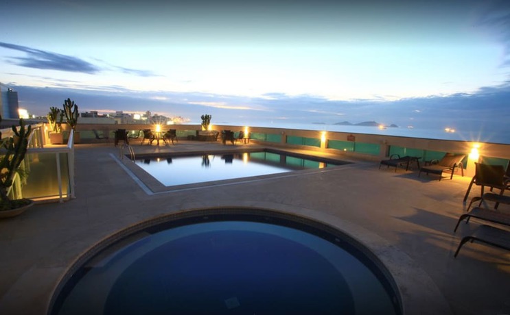 Imagen de la piscina del Hotel Royal Maca&eacute; Palace. Foto 20