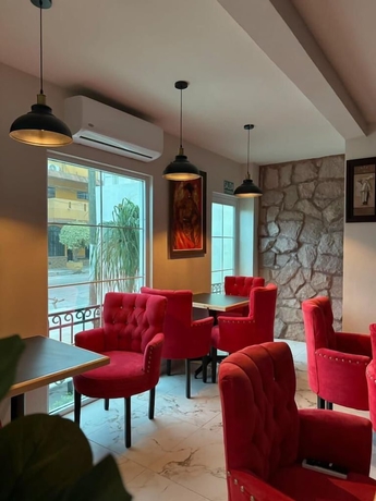 Imagen del bar/restaurante del Hotel Royal Madero Inn Express. Foto 5