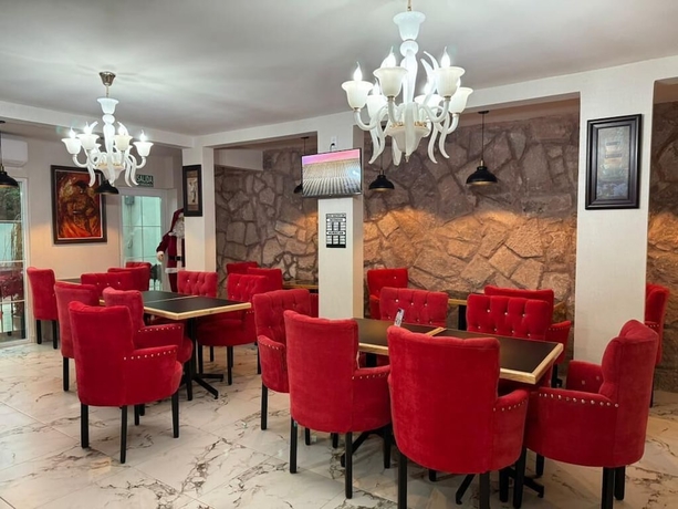Imagen del bar/restaurante del Hotel Royal Madero Inn Express. Foto 6